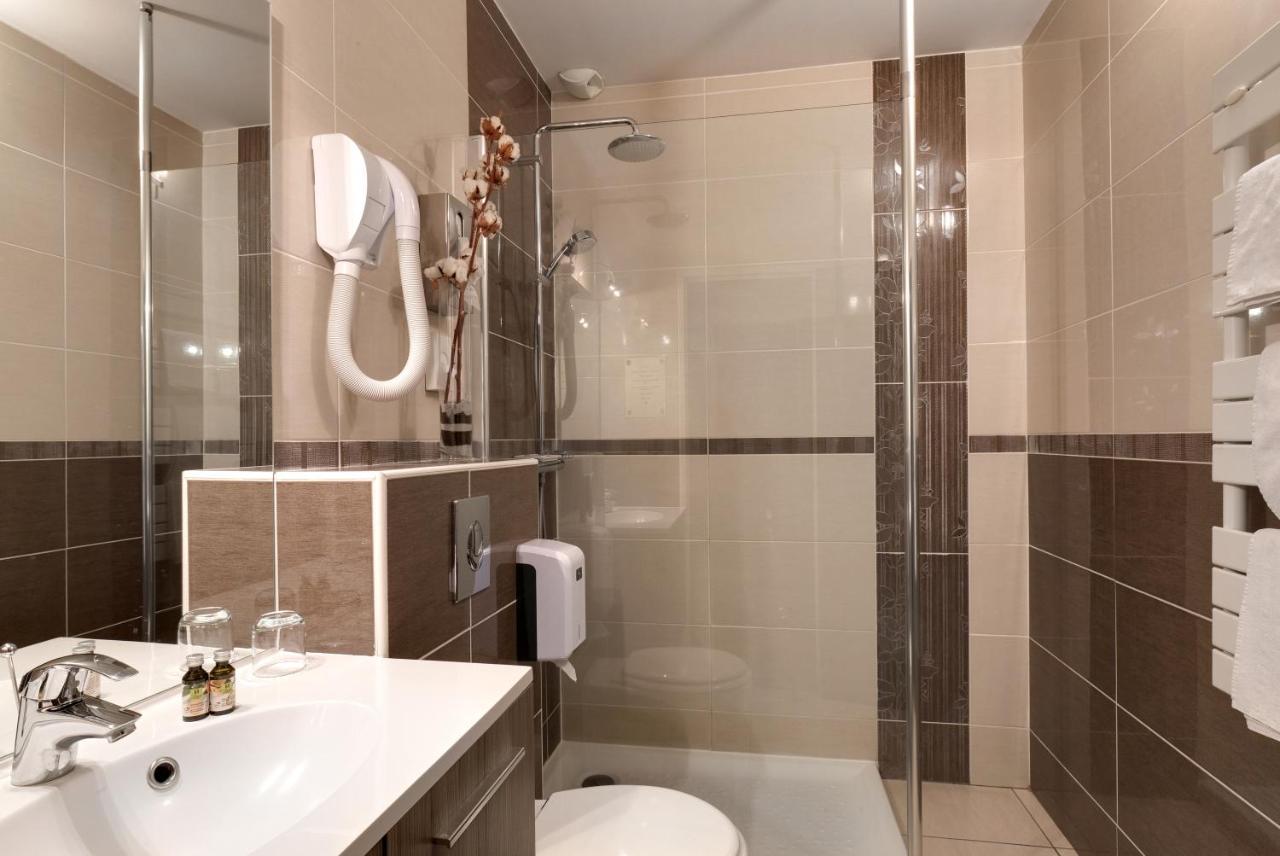 Hotel De France Montmarault Kültér fotó